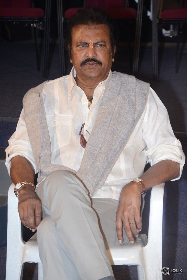 Gayatri-Movie-Pressmeet-Stills